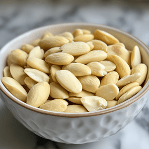 Celé mandle blanšírované, bez slupky, nesolené 1 kg EfZin